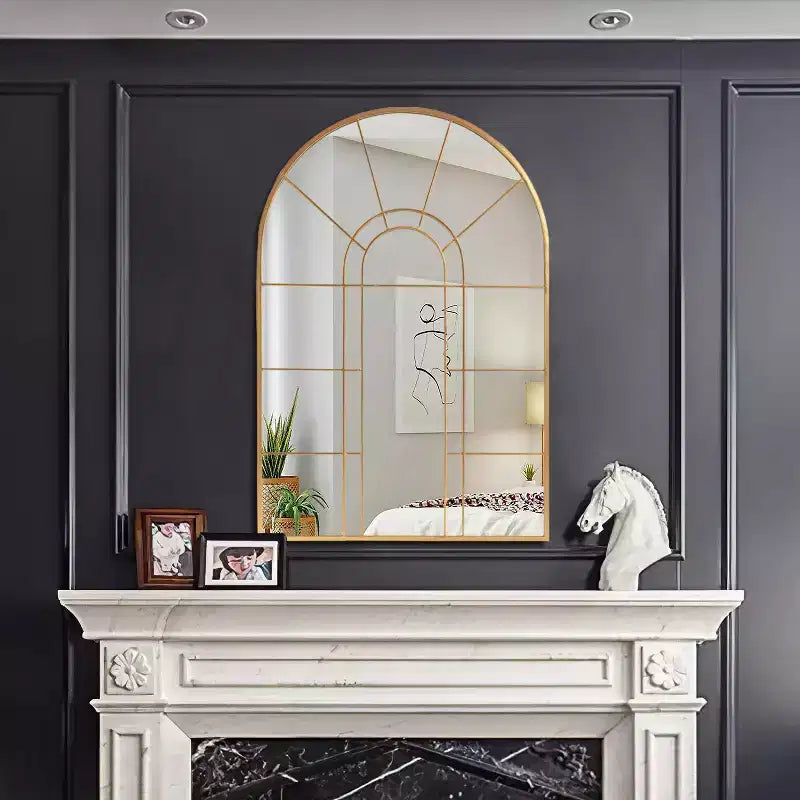 Miroir mural à cadre métallique arqué