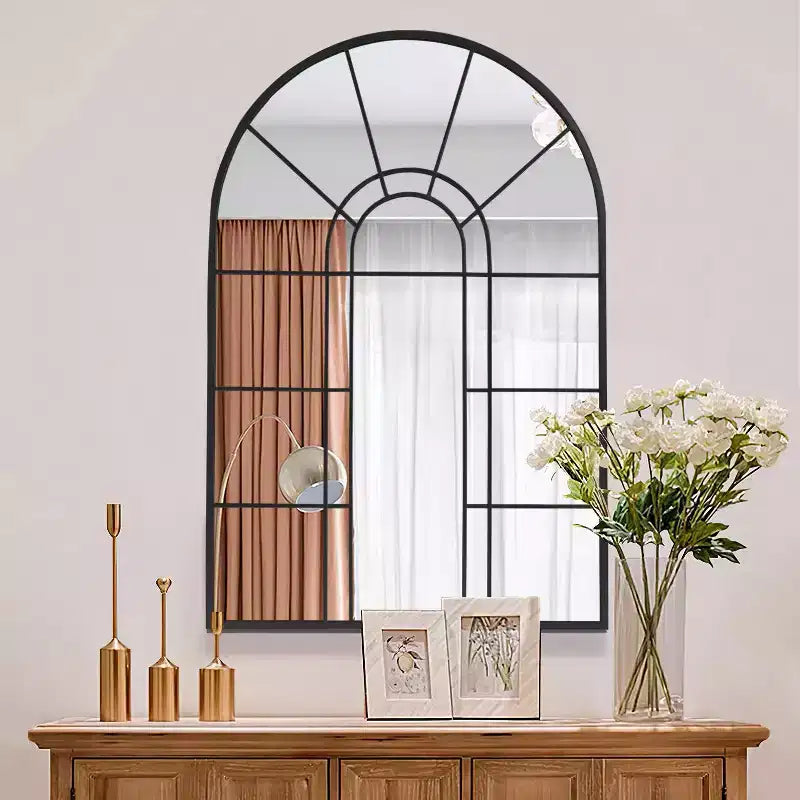 Miroir mural à cadre métallique arqué